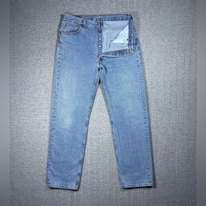Vintage Levi’s 501 Jeans Mens 34x31 Made In USA Med/light Wash Button Fly 90s